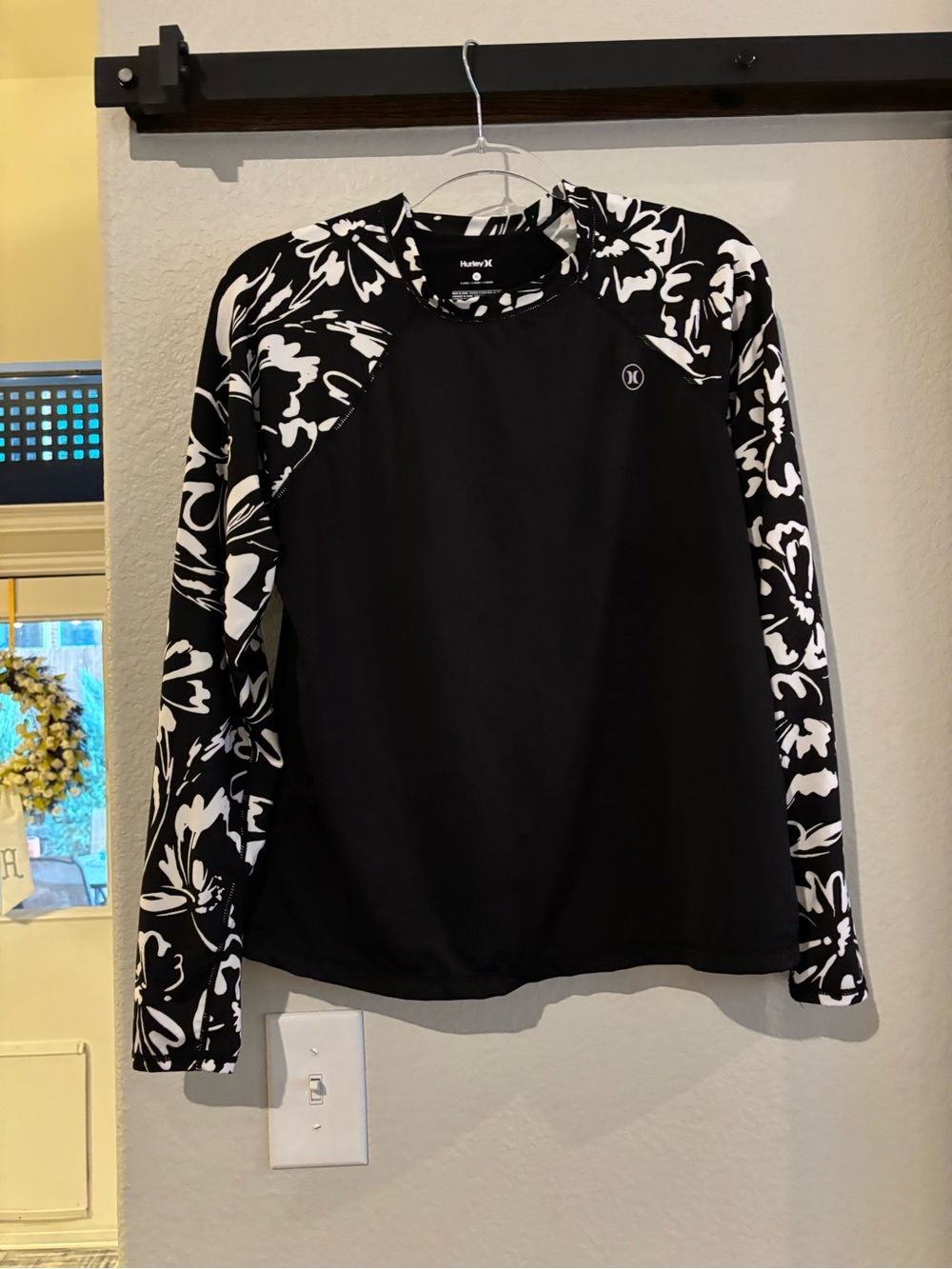 Hurley Black UPF 50+ Top with White Floral Long Sleeves Swim Surf